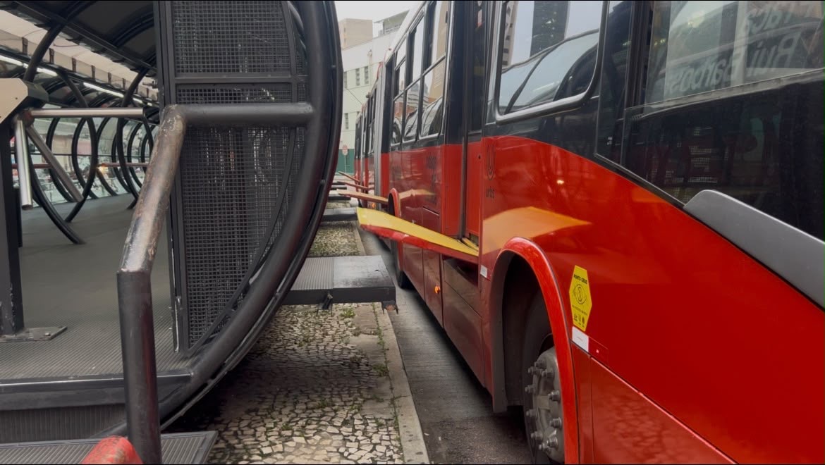 Uma única passagem leva o passageiro por Curitiba e toda a região metropolitana. Belo Horizonte ainda está longe dessa realidade.
